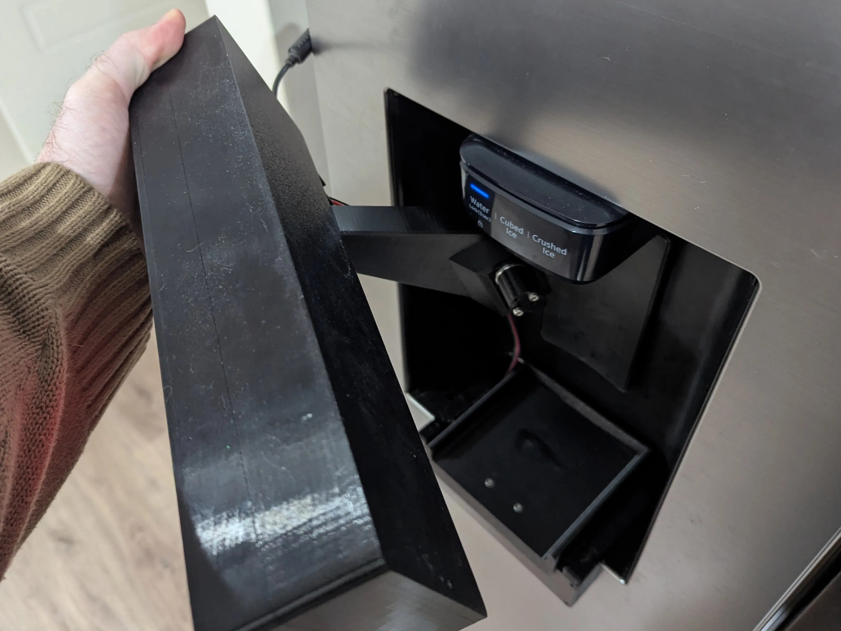 Showing how the magnet removal works